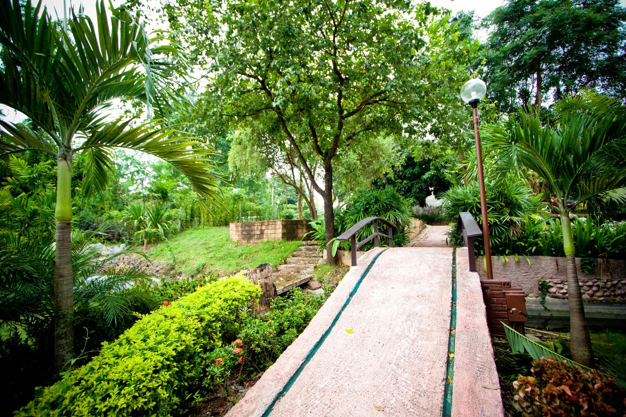 Touch Star Resort - Doi Inthanon Chom Thong Esterno foto
