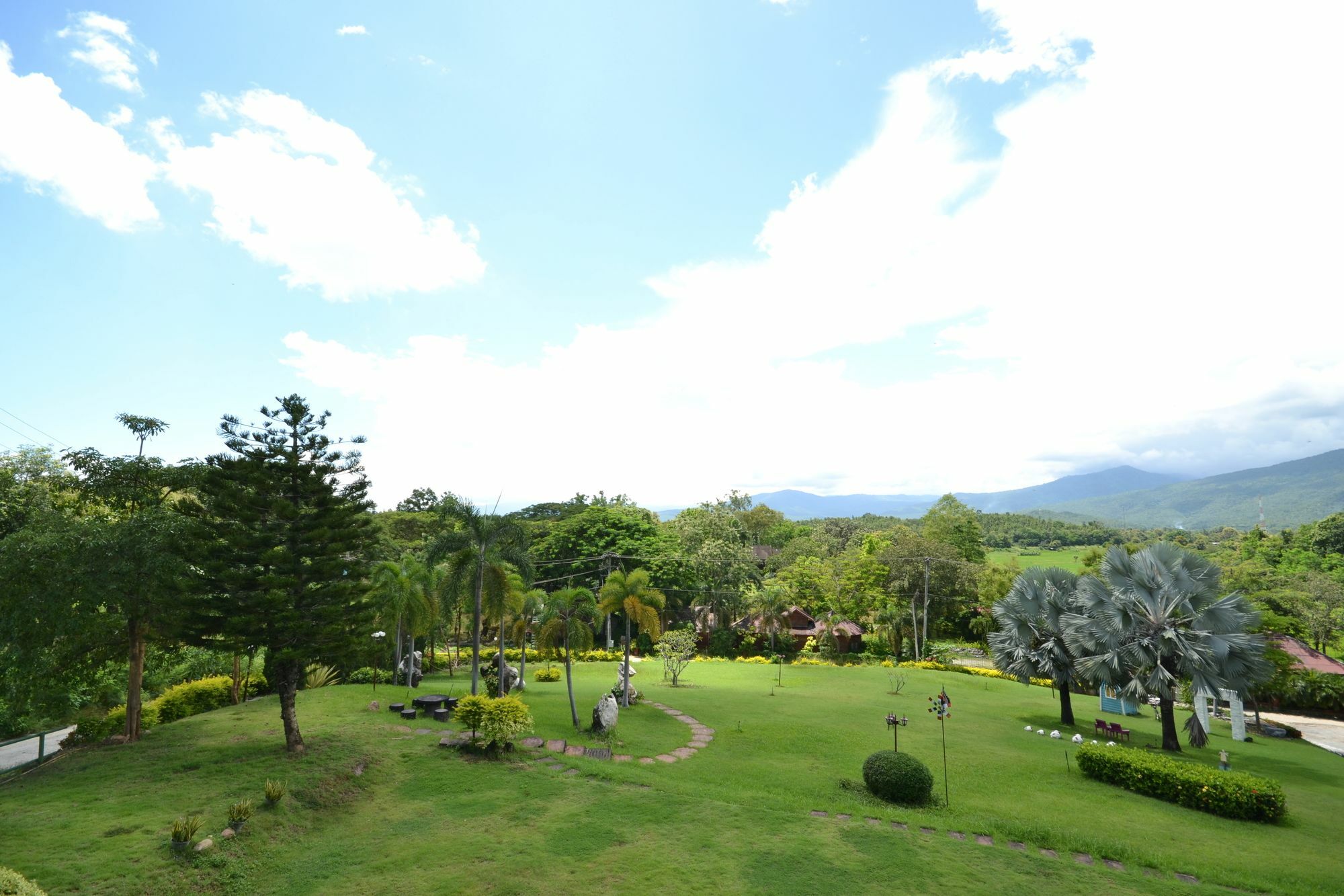 Touch Star Resort - Doi Inthanon Chom Thong Esterno foto