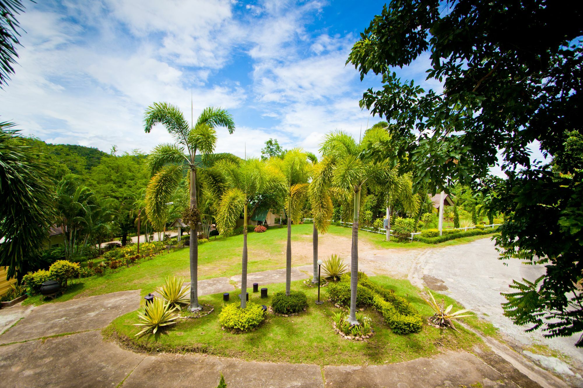 Touch Star Resort - Doi Inthanon Chom Thong Esterno foto